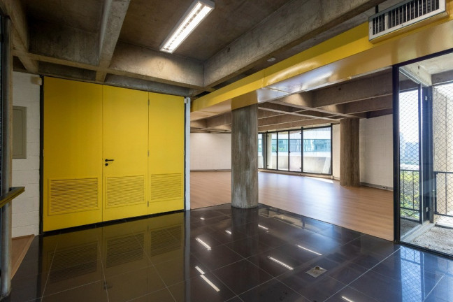 Sala Comercial à Venda, 238 m² em Morumbi - São Paulo