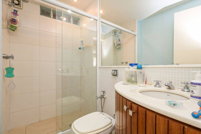 Imagem Apartamento com 3 Quartos à Venda, em Ipanema - Rio De Janeiro Imagem Apartamento com 3 Quartos à Venda, em Ipanema - Rio De Janeiro