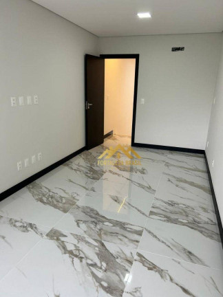 Imagem Imóvel com 4 Quartos à Venda, 177 m² em Maraponga - Fortaleza Imagem Imóvel com 4 Quartos à Venda, 177 m² em Maraponga - Fortaleza