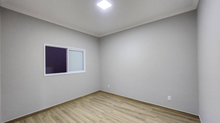 Imagem Casa com 3 Quartos à Venda, 157 m² em Botucatu