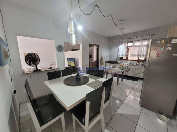 Imagem Casa com 5 Quartos à Venda, 170 m² em Centro - Penha