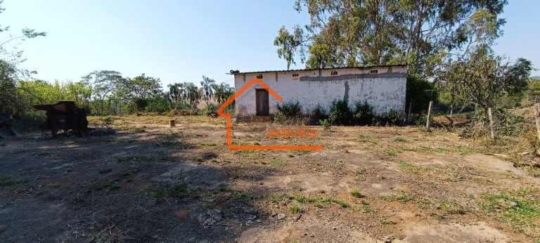 Imagem Imóvel com 3 Quartos à Venda, 300 m² em Alfenas - Alfenas Imagem Imóvel com 3 Quartos à Venda, 300 m² em Alfenas - Alfenas