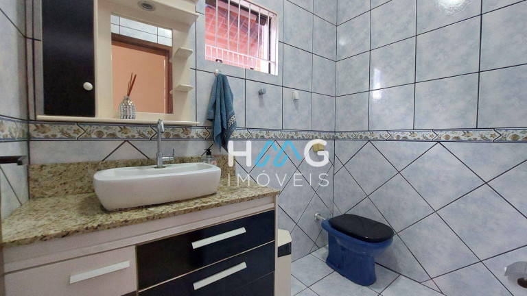 Imagem Casa com 3 Quartos à Venda, 200 m² em Meia Praia - Itapema Imagem Casa com 3 Quartos à Venda, 200 m² em Meia Praia - Itapema