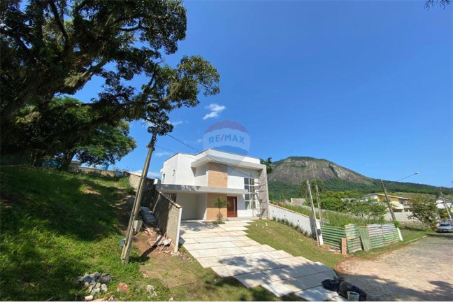 Imagem Casa de Condomínio com 3 Quartos à Venda, 160 m² em Inoa - Maricá Imagem Casa de Condomínio com 3 Quartos à Venda, 160 m² em Inoa - Maricá