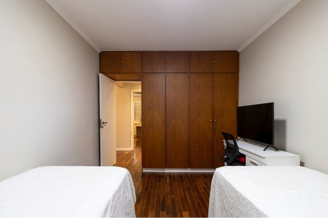 Imagem Casa com 3 Quartos à Venda, 287 m² em Vila Inah - São Paulo