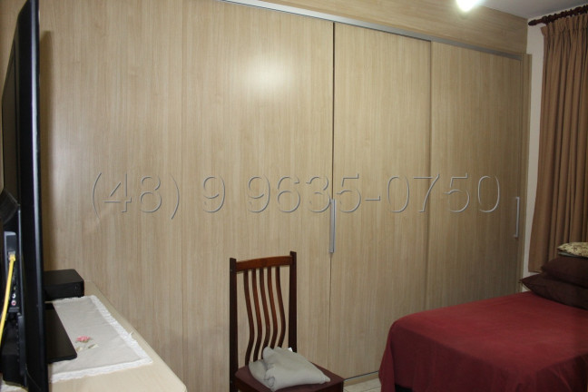 Imagem Casa com 3 Quartos à Venda, 360 m² em Trindade - Florianópolis Imagem Casa com 3 Quartos à Venda, 360 m² em Trindade - Florianópolis