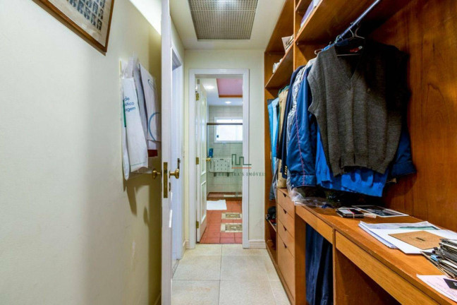 Imagem Casa com 7 Quartos à Venda, 700 m² em Itacoatiara - Niterói Imagem Casa com 7 Quartos à Venda, 700 m² em Itacoatiara - Niterói