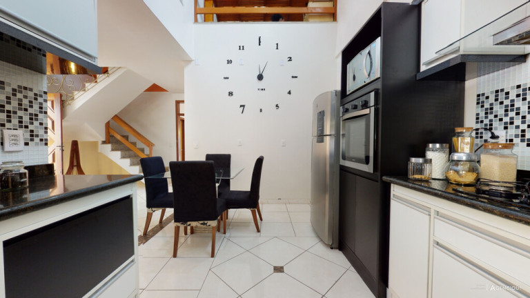 Imagem Casa com 3 Quartos à Venda, 300 m² em Parque Dos Maias - Porto Alegre