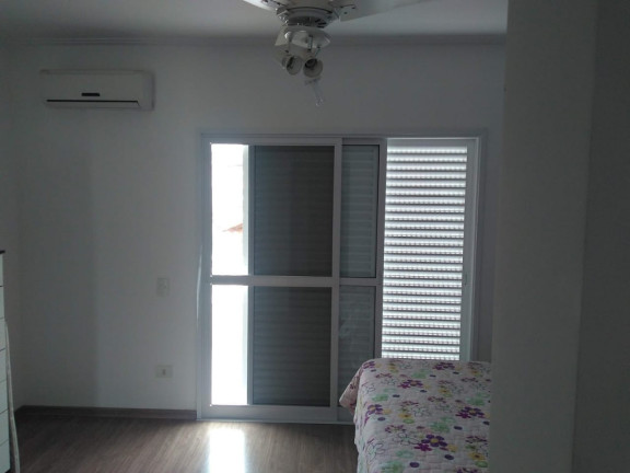 Imagem Casa de Condomínio com 3 Quartos à Venda, 210 m² em Piracangaguá - Taubaté