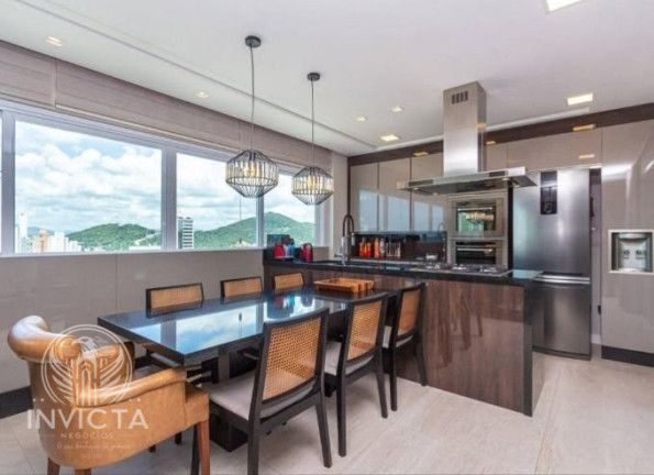 Imagem Cobertura com 3 Quartos à Venda, 222 m² em Pioneiros - Balneário Camboriú
