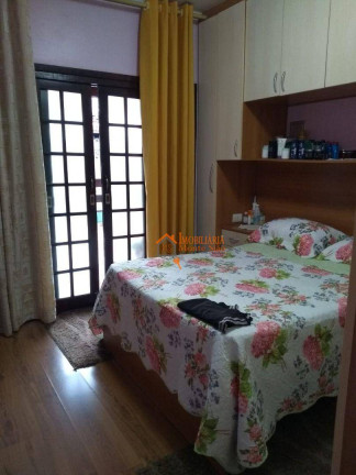Imagem Sobrado com 3 Quartos à Venda, 270 m² em Vila Hulda - Guarulhos Imagem Sobrado com 3 Quartos à Venda, 270 m² em Vila Hulda - Guarulhos