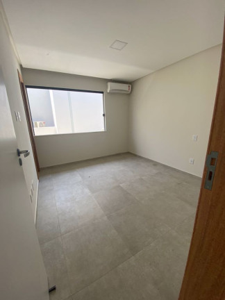 Imagem Casa com 3 Quartos à Venda, 250 m² em Estrada Do Coco - Lauro De Freitas Imagem Casa com 3 Quartos à Venda, 250 m² em Estrada Do Coco - Lauro De Freitas