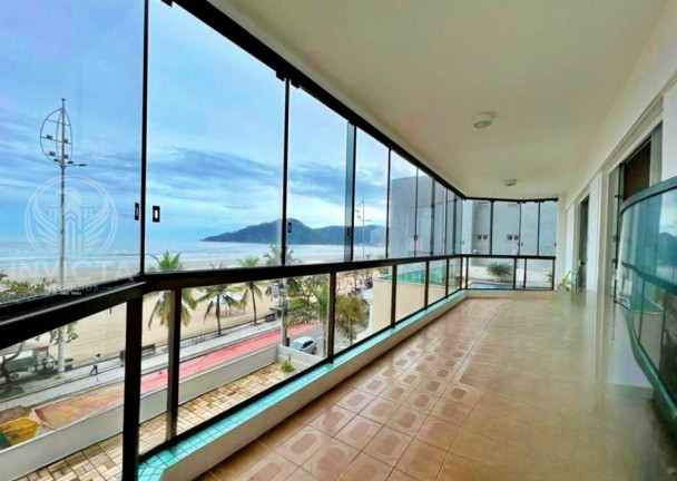 Imagem Apartamento com 3 Quartos à Venda, 205 m² em Centro - Balneário Camboriú Imagem Apartamento com 3 Quartos à Venda, 205 m² em Centro - Balneário Camboriú
