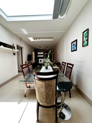 Imagem Casa com 4 Quartos à Venda, 200 m² em Guará I - Brasília