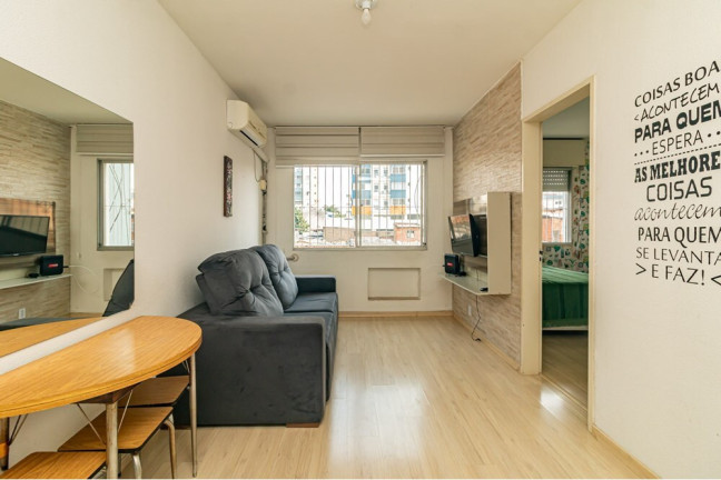Imagem Apartamento com 1 Quarto à Venda, 42 m² em Santana - Porto Alegre