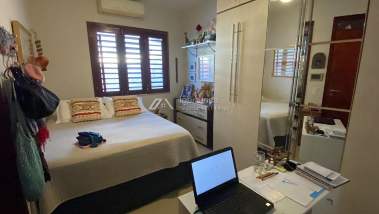 Imagem Casa com 4 Quartos à Venda, 194 m² em Centro - Eusébio
