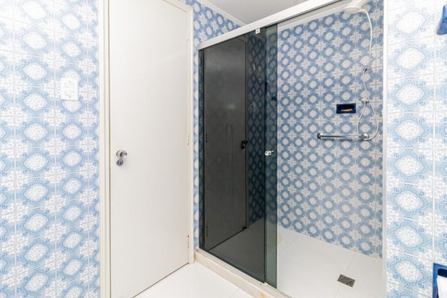 Imagem Imóvel com 3 Quartos à Venda, 100 m² em Menino Deus - Porto Alegre Imagem Imóvel com 3 Quartos à Venda, 100 m² em Menino Deus - Porto Alegre
