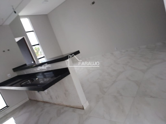 Imagem Imóvel com 3 Quartos à Venda, 181 m² em Aparecidinha - Sorocaba
