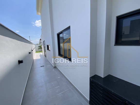 Imagem Casa de Condomínio com 4 Quartos à Venda, 440 m² em Parque Rodoviário - Campos Dos Goytacazes
