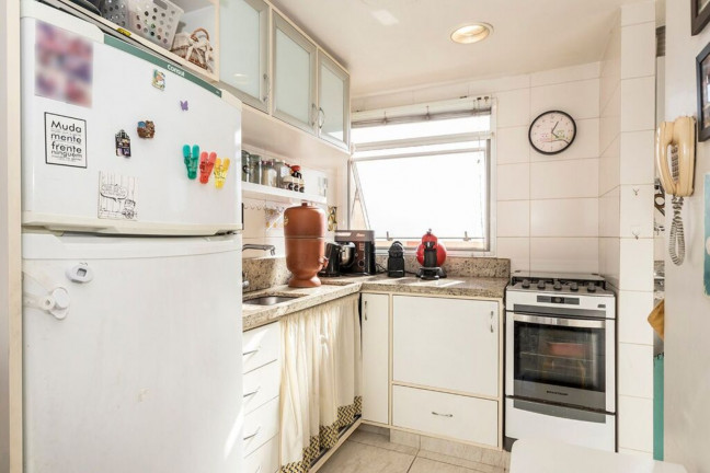 Imagem Imóvel com 2 Quartos à Venda, 79 m² em Menino Deus - Porto Alegre Imagem Imóvel com 2 Quartos à Venda, 79 m² em Menino Deus - Porto Alegre