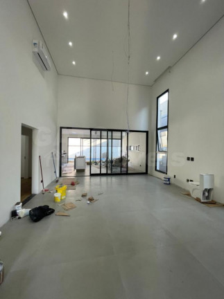 Imagem Casa com 3 Quartos à Venda, 320 m² em Tamboré - Santana De Parnaíba Imagem Casa com 3 Quartos à Venda, 320 m² em Tamboré - Santana De Parnaíba