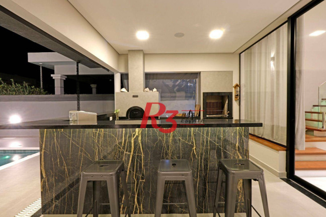 Imagem Casa com 5 Quartos à Venda, 350 m² em Acapulco - Guarujá Imagem Casa com 5 Quartos à Venda, 350 m² em Acapulco - Guarujá