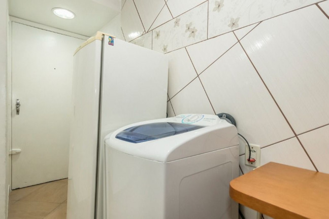 Imagem Imóvel com 1 Quarto à Venda, 33 m² em Cidade Baixa - Porto Alegre Imagem Imóvel com 1 Quarto à Venda, 33 m² em Cidade Baixa - Porto Alegre