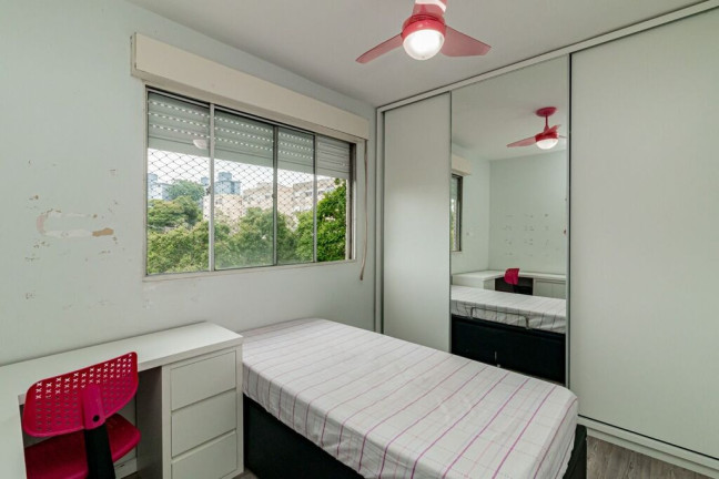 Imagem Apartamento com 3 Quartos à Venda, 63 m² em Santo Antônio - Porto Alegre