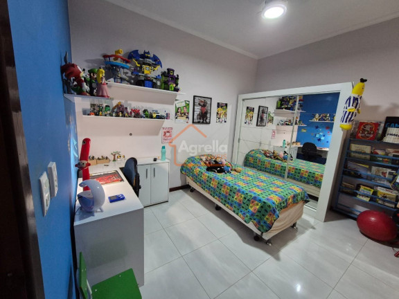 Imagem Casa com 3 Quartos à Venda, 300 m² em Jardim Jacira - Mogi Guaçu Imagem Casa com 3 Quartos à Venda, 300 m² em Jardim Jacira - Mogi Guaçu