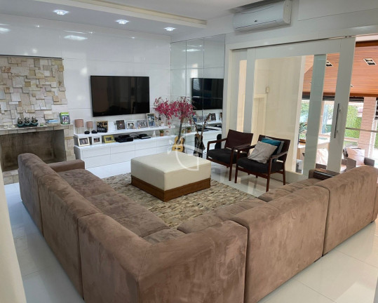 Imagem Casa com 4 Quartos à Venda, 545 m² em América - Joinville Imagem Casa com 4 Quartos à Venda, 545 m² em América - Joinville