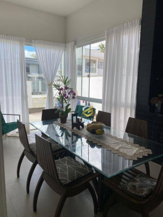 Imagem Casa com 3 Quartos à Venda, 135 m² em Centro - Tijucas Imagem Casa com 3 Quartos à Venda, 135 m² em Centro - Tijucas