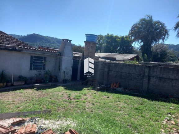 Imagem Casa com 2 Quartos à Venda, 249 m² em Itararé - Santa Maria