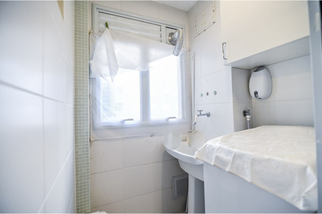 Imagem Imóvel com 3 Quartos à Venda, em Teresópolis - Porto Alegre Imagem Imóvel com 3 Quartos à Venda, em Teresópolis - Porto Alegre