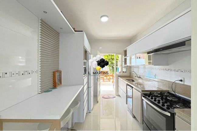 Imagem Casa com 1 Quarto à Venda, 210 m² em Hípica - Porto Alegre Imagem Casa com 1 Quarto à Venda, 210 m² em Hípica - Porto Alegre