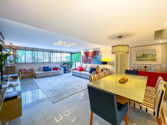 Imagem Apartamento com 3 Quartos à Venda, 240 m² em Bela Vista - Porto Alegre Imagem Apartamento com 3 Quartos à Venda, 240 m² em Bela Vista - Porto Alegre