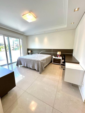 Imagem Casa com 3 Quartos à Venda, em América - Joinville Imagem Casa com 3 Quartos à Venda, em América - Joinville