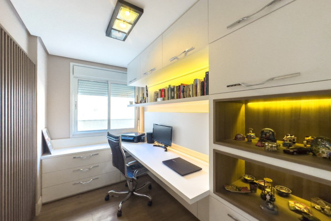 Imagem Apartamento com 3 Quartos à Venda, 258 m² em Petrópolis - Porto Alegre