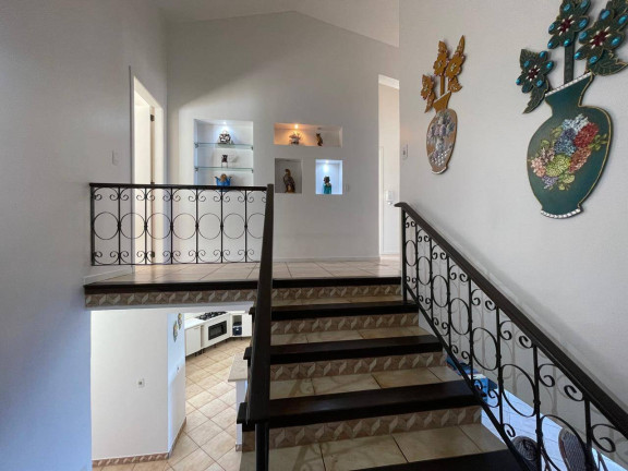 Imagem Casa com 4 Quartos para Temporada,  em Bombinhas
