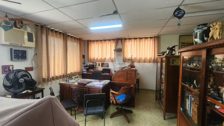 Imagem Casa com 5 Quartos à Venda, 500 m² em Embaré - Santos