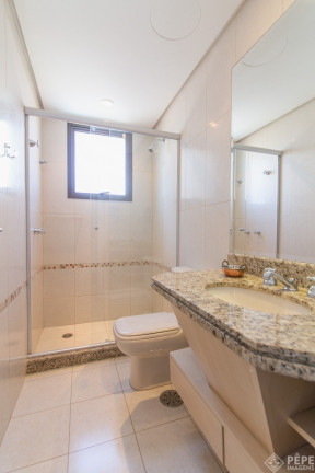 Imagem Imóvel com 3 Quartos à Venda, 243 m² em Rio Branco - Porto Alegre Imagem Imóvel com 3 Quartos à Venda, 243 m² em Rio Branco - Porto Alegre