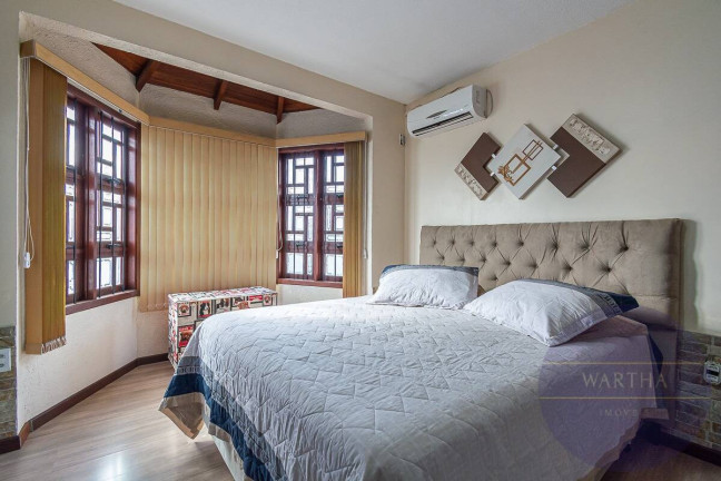 Imagem Casa com 4 Quartos à Venda, em Vila Imbuí - Cachoeirinha Imagem Casa com 4 Quartos à Venda, em Vila Imbuí - Cachoeirinha