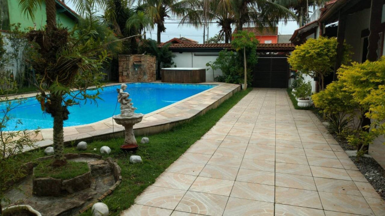 Imagem Casa com 5 Quartos à Venda, 506 m² em Maracanã - Praia Grande Imagem Casa com 5 Quartos à Venda, 506 m² em Maracanã - Praia Grande
