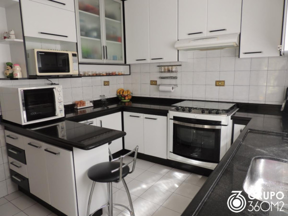 Imagem Casa com 2 Quartos à Venda, 257 m² em Vila Cecília Maria - Santo André Imagem Casa com 2 Quartos à Venda, 257 m² em Vila Cecília Maria - Santo André