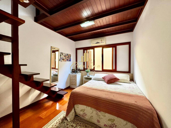Imagem Casa com 3 Quartos à Venda, 210 m² em Balneário - Florianópolis