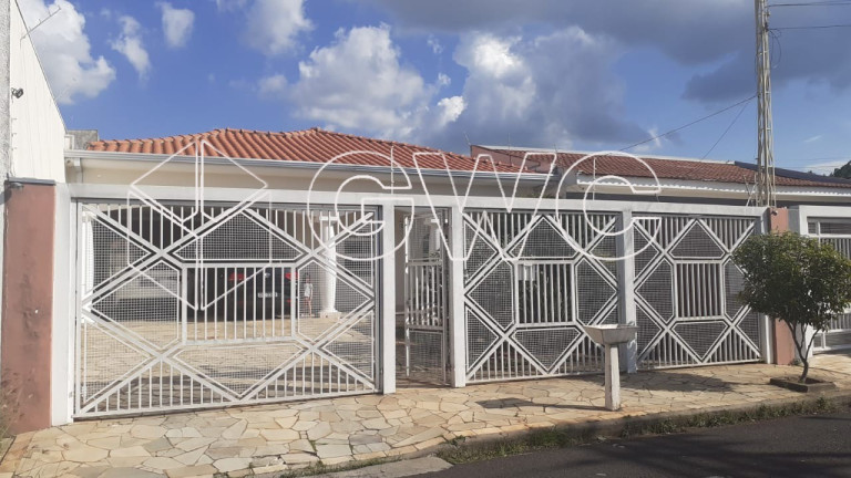 Casa com 3 Quartos à Venda,  em Bassan - Marília