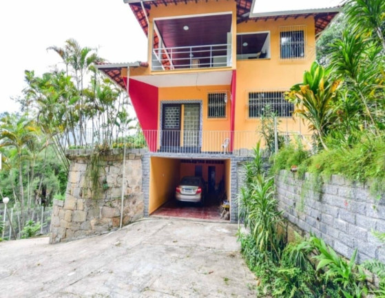 Casa com 4 Quartos à Venda, 332 m² em Agriões - Teresópolis