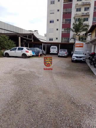 Terreno à Venda, 300 m² em Estreito - Florianópolis