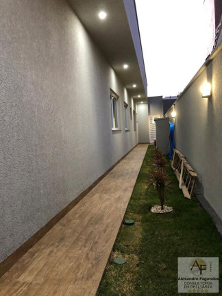 Imagem Casa com 4 Quartos à Venda, 212 m² em Residencial Goiânia Golfe Clube - Goiânia Imagem Casa com 4 Quartos à Venda, 212 m² em Residencial Goiânia Golfe Clube - Goiânia