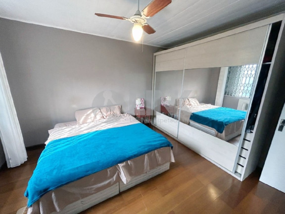 Imagem Casa com 3 Quartos à Venda, 174 m² em Vila Jardim - Porto Alegre Imagem Casa com 3 Quartos à Venda, 174 m² em Vila Jardim - Porto Alegre