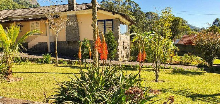Imagem Casa com 4 Quartos à Venda, 354 m² em Granja Guarani - Teresópolis Imagem Casa com 4 Quartos à Venda, 354 m² em Granja Guarani - Teresópolis